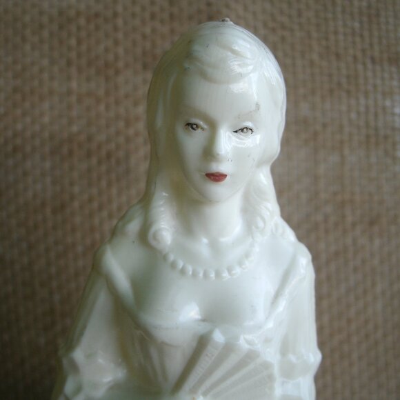 Vintage Southern Belle Plastic Sewing Caddy Figurine - Picture 12 of 16